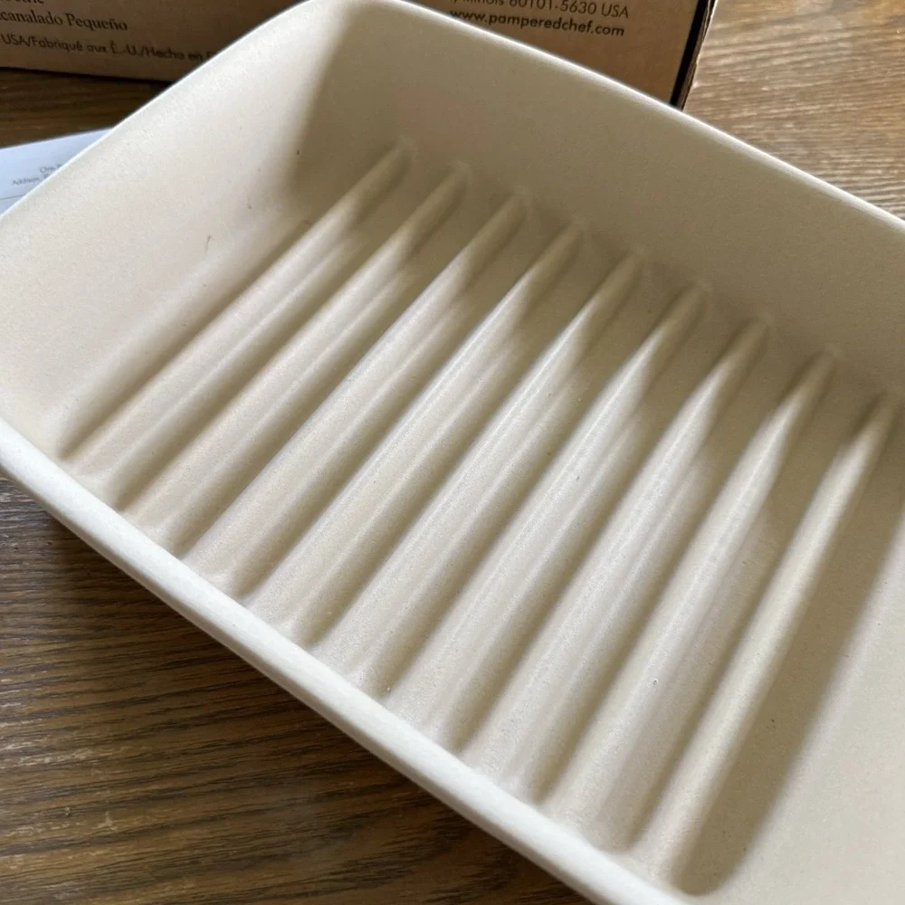 Pampered Chef Stoneware 1342 Small Ridged Baker Bacon 9x6.75